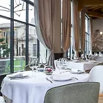 Clos Castel Nyaraló